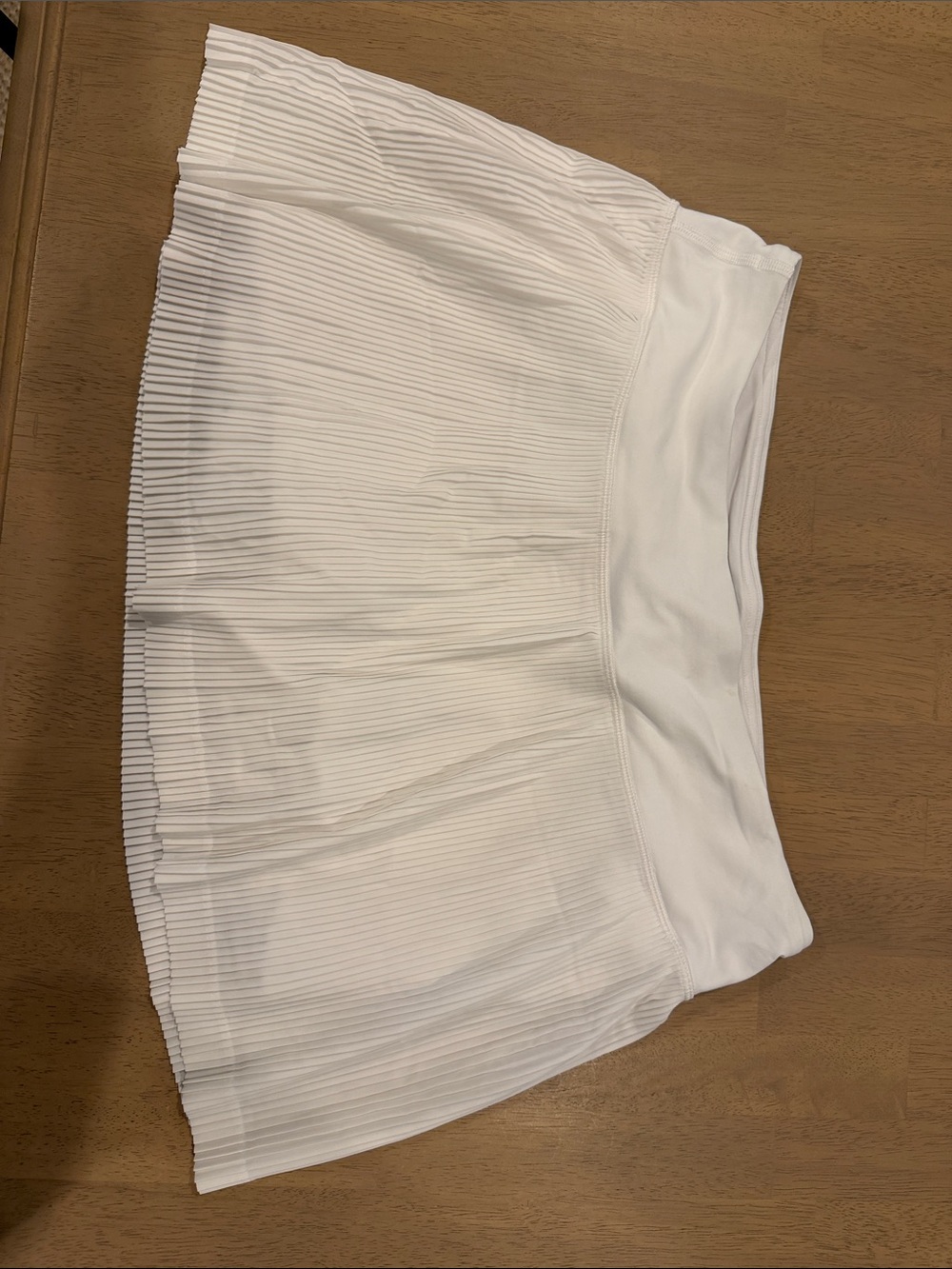 Lululemon White Pleated Women’s Skirt with built in shorts